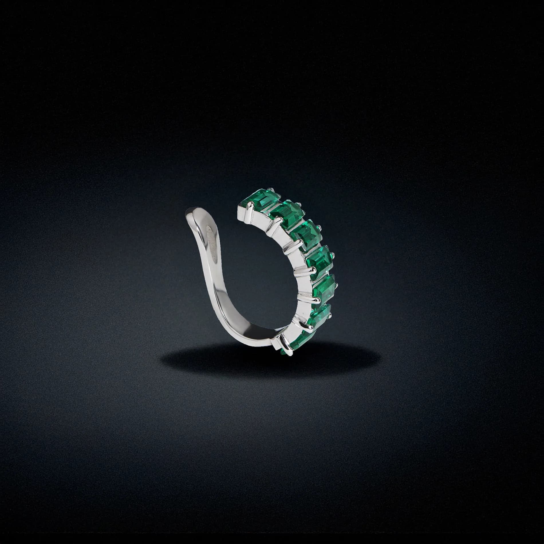 Сережка каффа зі смарагдами Cuff E29 emerald