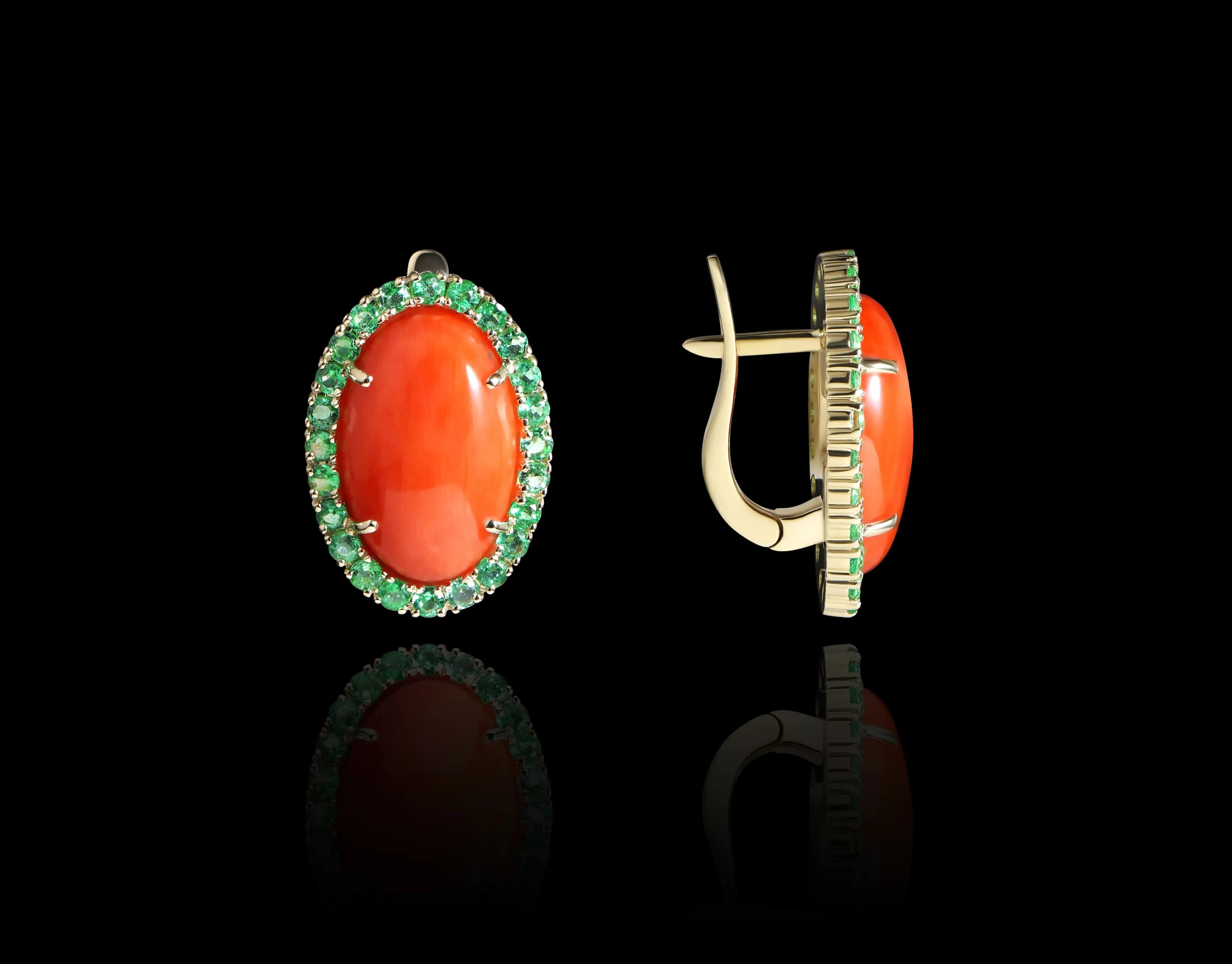 Сережки з коралом та смарагдами з жовтого золота Bora Bora Coral oval E49